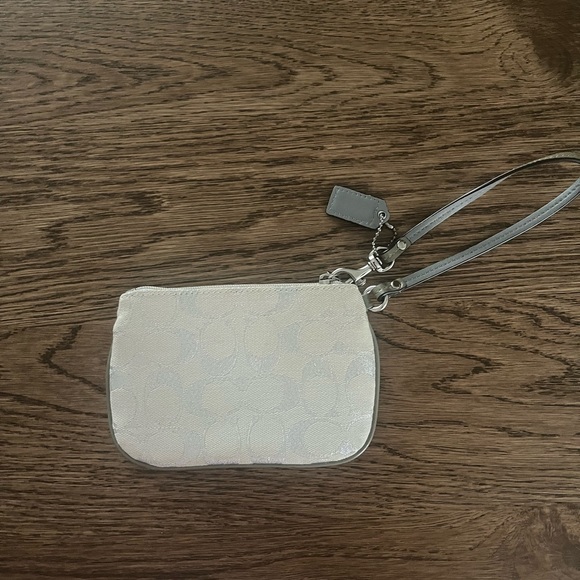 Coach wristlet - Picture 2 of 2